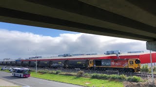 DL 9734 with Train GC3 passing DL256 with Train MP6 under Wairere drive bridge NIMT Hamilton [upl. by Kaela]