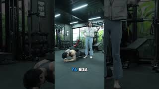 PLANK CHALLENGE AZKA CORBUZIER PAKAI BEBAN YANG AGAK LAEN shorts [upl. by Dianne]