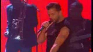 Ricky Martin quotGrammy latino 2006quotTu recuerdo Pégate [upl. by Icats]