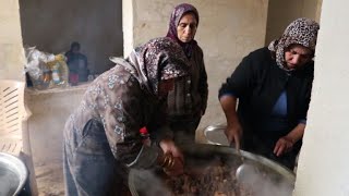 Cooking for the resistance Kurds make meals for the front [upl. by Nevaed837]