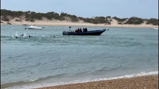 4 migrantes fallecidos en una patera llegada a Camposoto y 3 hospitalizados de otra en Chiclana [upl. by Izak121]