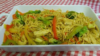 Cómo hacer los auténticos fideos chinos con pollo y verduras Receta Fácil [upl. by Nena]