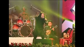 Kailash Kher live show  Baahubali 2 song  kya Kabhi Amber Se  Deoria Mahotsav [upl. by Haneehs]