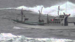 台風の為、船を回避させる漁船。和歌山釣太郎 Fishing boat to avoid the boat due to typhoon Video of the sea in Japan [upl. by Kjersti]