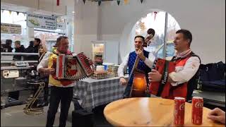 Weinfest 2024 in der Markthalle Villach Die 2 Kärntner mit Harald von Wörthersee Klang [upl. by Wartow]