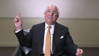 Every scam has one of these red flags Excon man Frank Abagnale [upl. by Atazroglam]