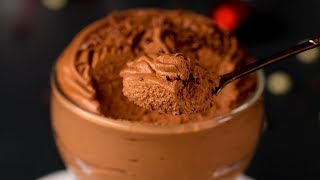 Mousse al cioccolato in 15 minuti una ricetta deliziosa e facile da preparare  SaporitoTV [upl. by Nnayllek]