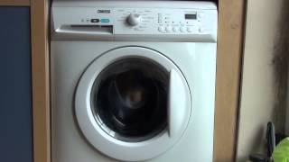 Zanussi AquaFall ZWHB7160  Cotton Quick  Final spin 1600rpm 8 of 8 [upl. by Ennagroeg]