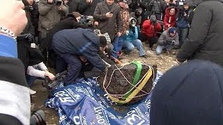 Meteorite di 500 kg nel lago Pesca miracolosa in Russia [upl. by Sunday508]