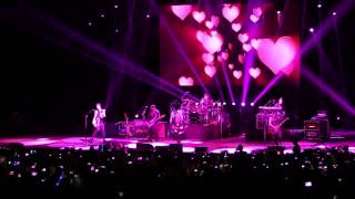 AVRIL LAVIGNE  HELLO KITTY  AUDITORIO TELMEX [upl. by Sacttler]