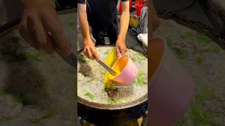 Taiwanese street food giant oyster omelet streetfood foodblogger [upl. by Cohlier]