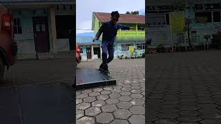 Aggressive inline skate main urban [upl. by Auhel610]