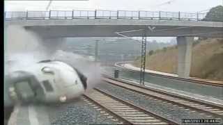 Treno Deraglia In Spagna Video Dalla Videocamera Di Sicurezza [upl. by Torre]