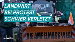 BauernProteste Autofahrer durchbricht Blockade und erfasst Landwirt [upl. by Browne]