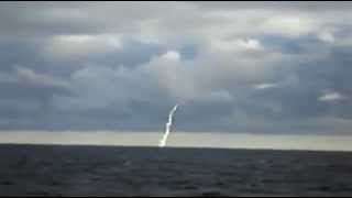 Sousmarin algérien lançant un missile de croisière YouTube [upl. by Nattie]