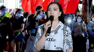 Kỷ Niệm Nào Buồn  Em Gái Hát Bolero Đường Phố Siêu Ngọt Ngào Làm Ai Cũng Choáng  Thanh Hiền [upl. by Laroy]