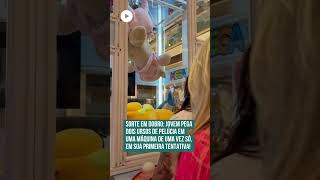 Mulher pega dois ursos de pelúcia de uma vez em máquina de shopping 😱 [upl. by Oicnevuj162]