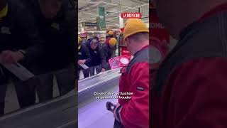 Les agriculteurs en colère au supermarché prêt de Toulouse manifestation agriculture viralvideo [upl. by Leodora]