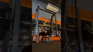 Supino reto na barra guiada Smith Machine [upl. by Cosetta]