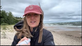 ROCKHOUNDING LAKE HURON WITH 52 DEGREES WHITE CAP WAVES AND 25 MPH WINDS NORTHERN MICHIGAN [upl. by Ecneps]