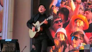 Gerry Cinnamon Live Leeds Festival  Lullaby  JSYL [upl. by Oicor800]