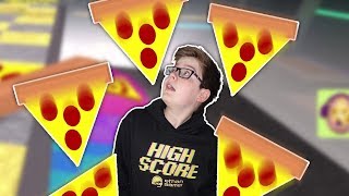 Its raining giant pizza in Roblox 🍕🍕 [upl. by Islek]