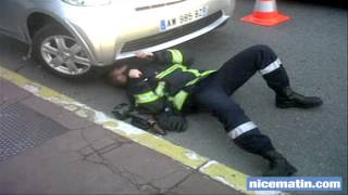 Cannes  les pompiers sauvent un chat coincé sous le capot [upl. by Goran]