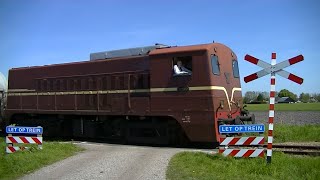 Spoorwegovergang Beekbergen  Dutch railroad crossing [upl. by Russi]