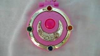 Sailor Moon Crescent Locket Brooch Compact American Cosplay RPG Toy [upl. by Sidwell]