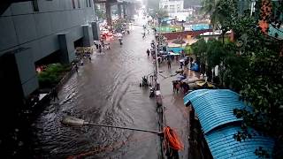 Mumbai heavy rain Marol Naka metro se [upl. by Anialam762]