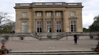 Le Petit Trianon au Château de Versailles en France transformé pour MarieAntoinette [upl. by Dorej]