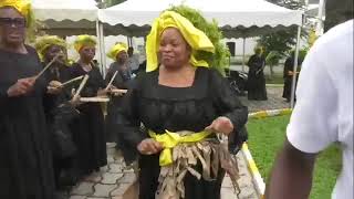 Canton Bell Procession de lamentations en hommage à la Reine Delphine Douala Manga Bell [upl. by Shandee]