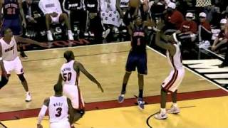 Amare Stoudemire posterize LeBron James with a nasty one hand slam dunk vs Miami Heat [upl. by Yve]