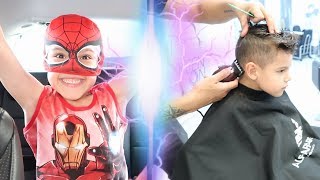 HOMEM ARANHA CORTANDO O CABELO [upl. by Pyle379]