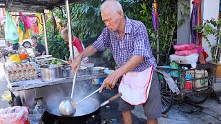 Legendary Grandpa The Best Fried Noodle Hawker in Penang [upl. by Anirtac45]