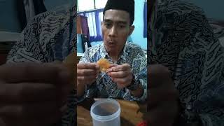 Guru Rahmat Lupa Makan Kueh Kebawa Sama Kulitnya [upl. by Reilamag]