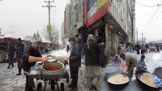 Fresh Snow Day street Food in Afghanistan  Heavy snow day in Kabul  Street Food [upl. by Jez849]