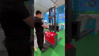 Full electric pallet stacker electricpalletstacker electricstacker electricstackertruck [upl. by Oknuj]