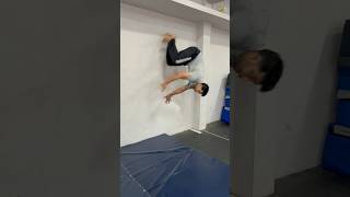 Easy Wall Spin Tutorial parkour tutorial wallspin flip parkour [upl. by Elsa992]