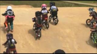 NIÑOS DE 345 AÑOS COMPETENCIAS DE BMX [upl. by Costin]