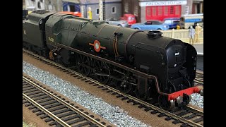 Hornby R2300 Bournemouth belle train pack with merchant navy locomotive New Zealand line [upl. by Gleason801]