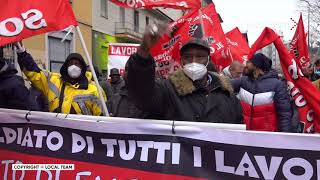 Over 50 green pass a lavoro corteo SOL Cobas a Milano [upl. by Buckler]