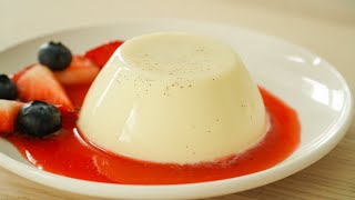 Vanilla Panna Cotta With Strawberry Sauce [upl. by Talbot284]