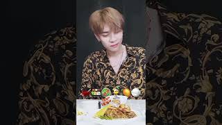 Quang Hùng MasterD ăn theo icon🥢🥡CapC thik ai nhất trong Anh Trai say himukbang food thinhhanh [upl. by Waxman]