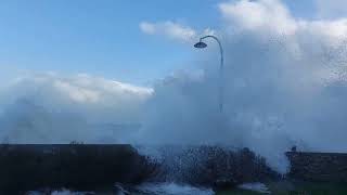 Pleine mer SaintMalo Mardi 9 Avril 2024 lors de la tempête Pierrick  Huge Waves  Storm [upl. by Anelat]