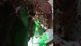 Bolo frapê Floresta Negra🍫e côco🥥😋receitadebolodechocolatebolofacildefazerfazendobolo [upl. by Natty531]