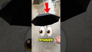 Der Schwebende Regenschirm 😳 [upl. by Adlare]