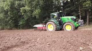 John Deere 6230 R am Pflügen mit Kuhn Vario Master [upl. by Bartolome]