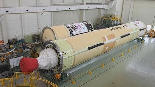 Ｈ２Ａロケットの胴体公開 みちびき４号機搭載 [upl. by Trawets846]