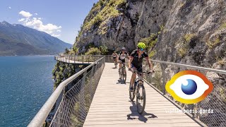 Mit dem Fahrrad schwebend über dem Gardasee  Der Radweg von Limone sul Garda [upl. by Aldwon132]